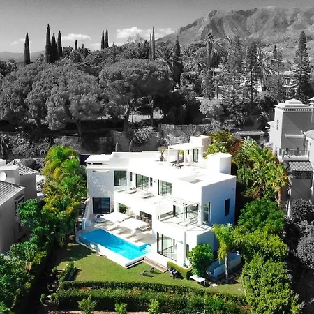 Royale, Moderna Con Piscina Y Vistas Al Mar Villa Marbella