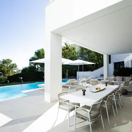Villa Royale, Moderna Con Piscina Y Vistas Al Mar Marbella