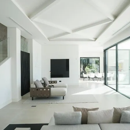 Royale, Moderna Con Piscina Y Vistas Al Mar Marbella